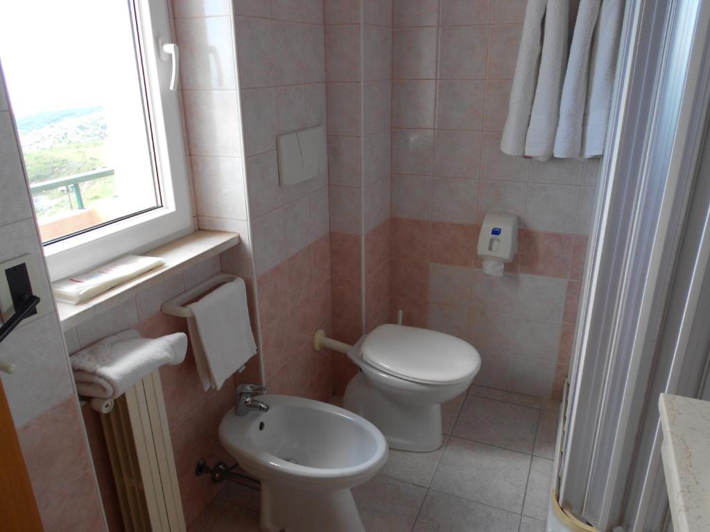 Hotel Santangelo Monte SantʼAngelo Habitación foto